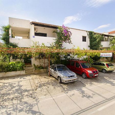 Apartments Derado Supetar Εξωτερικό φωτογραφία