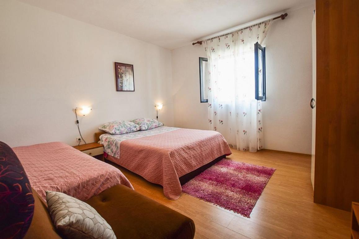 Apartments Derado Supetar Εξωτερικό φωτογραφία