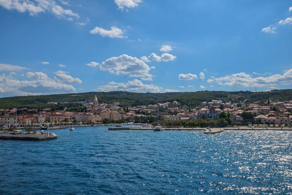 Apartments Derado Supetar Εξωτερικό φωτογραφία