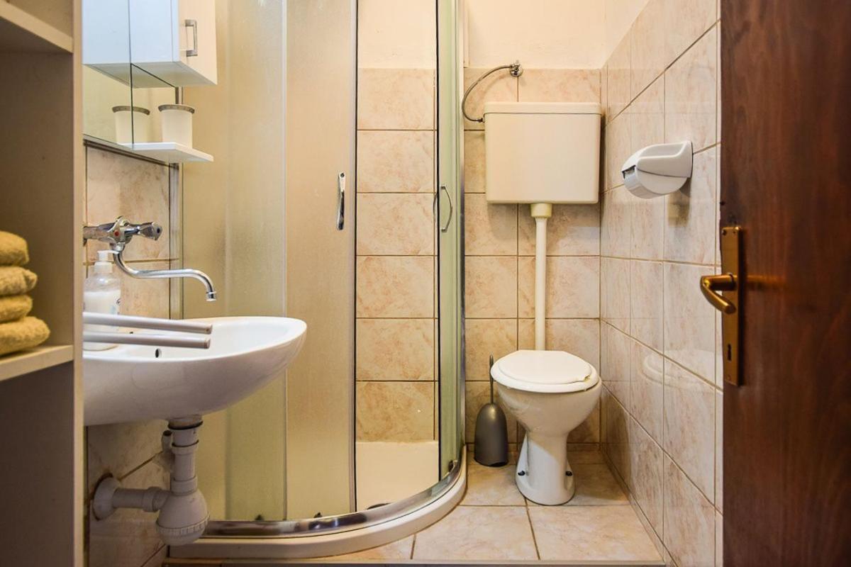 Apartments Derado Supetar Εξωτερικό φωτογραφία