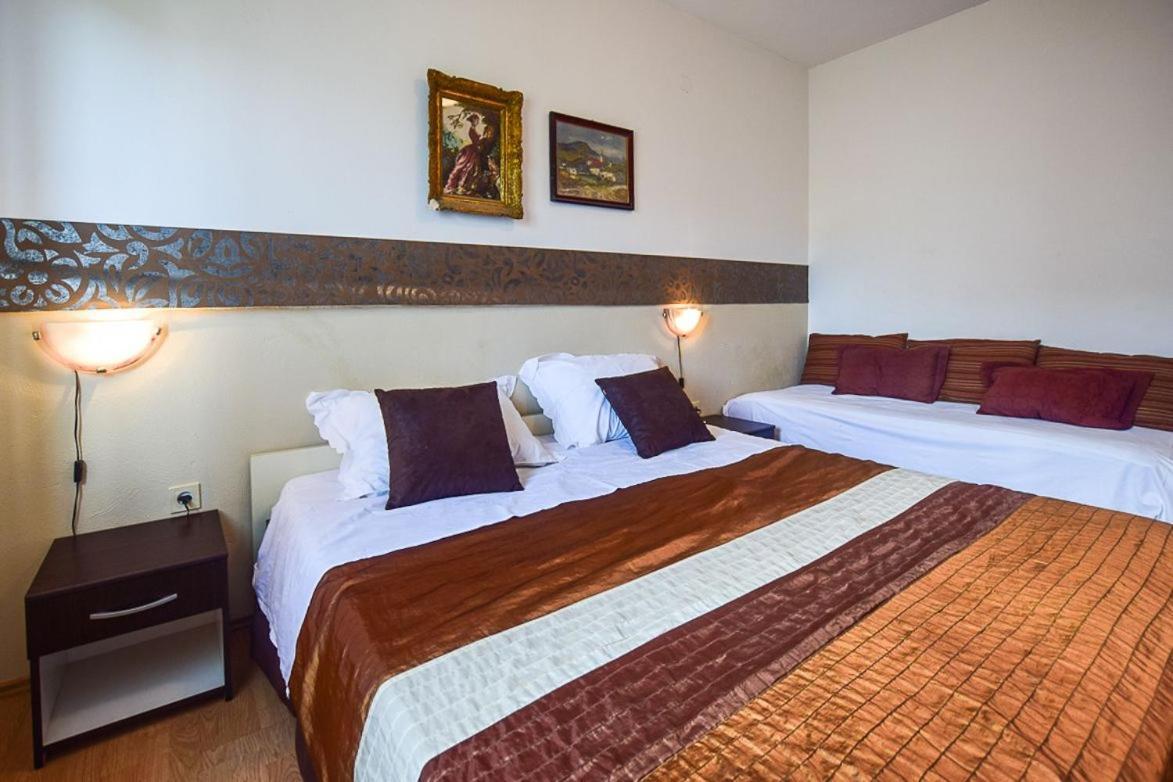 Apartments Derado Supetar Εξωτερικό φωτογραφία