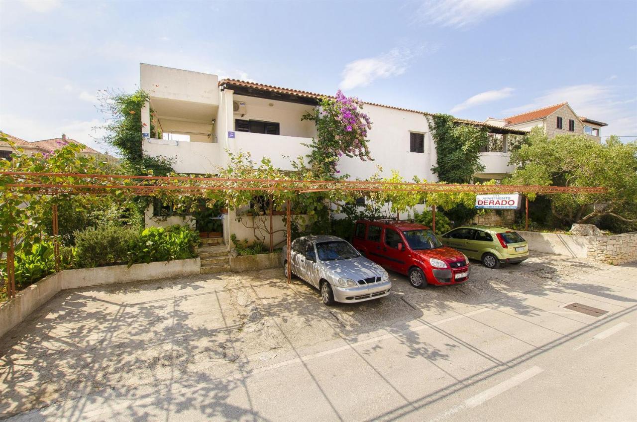 Apartments Derado Supetar Εξωτερικό φωτογραφία