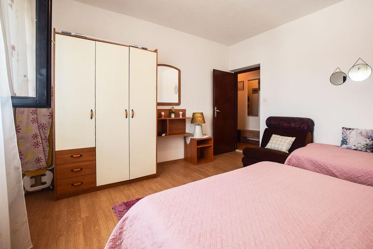 Apartments Derado Supetar Εξωτερικό φωτογραφία